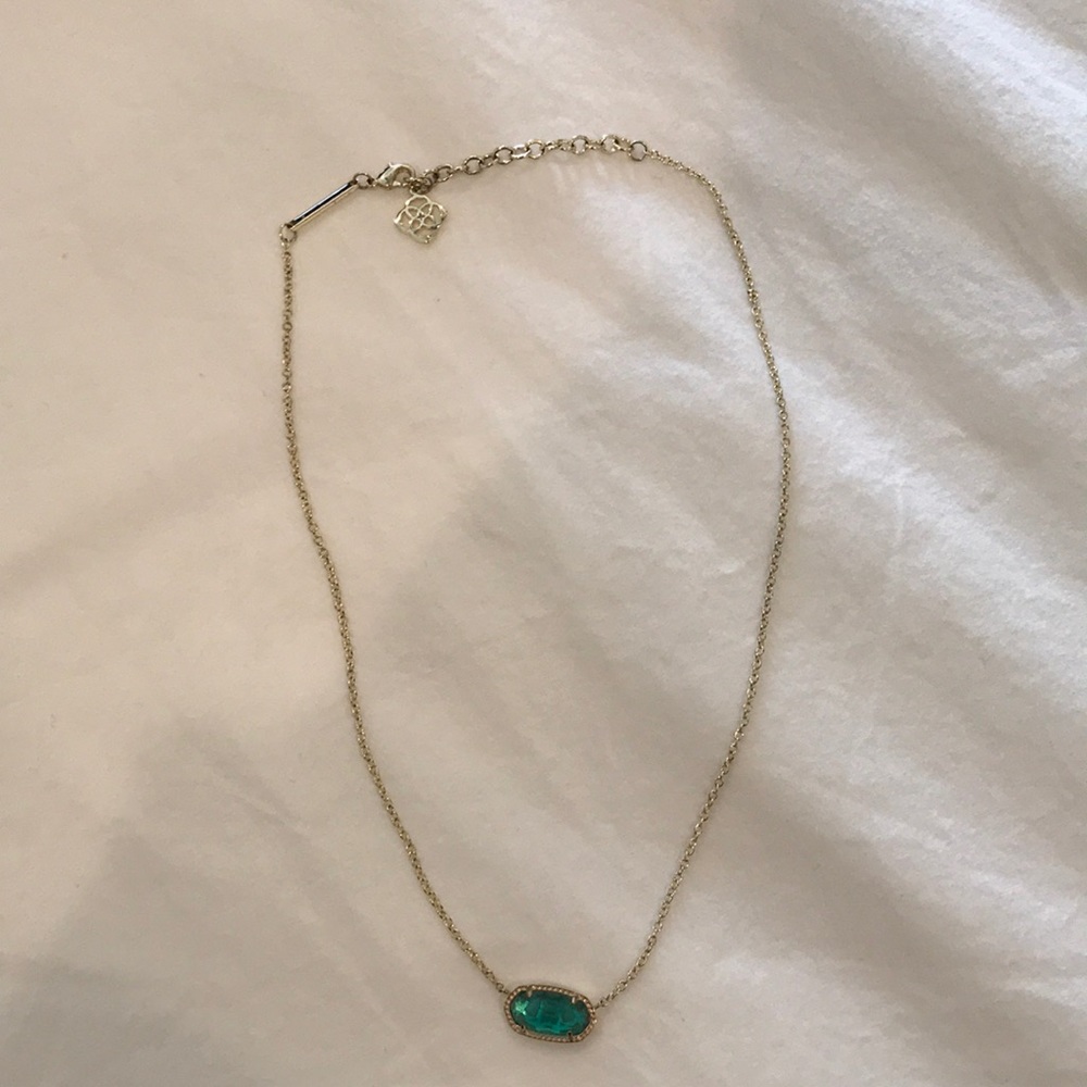 Kendra Scott necklace